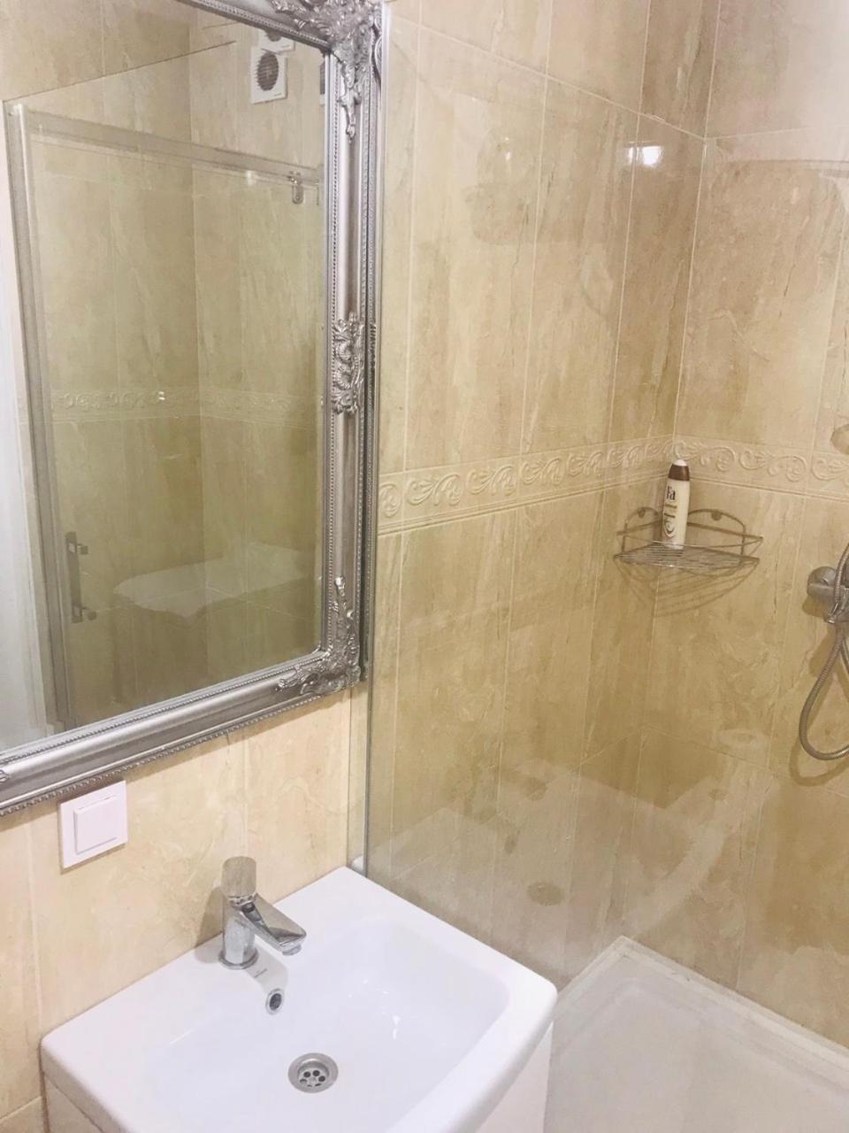 Grunvald Lux Apartamento Kiev Exterior foto
